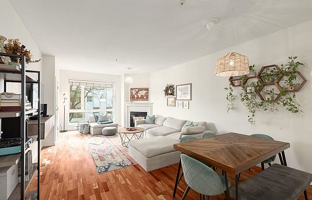 PH2 2577 Willow Street Fairview VW