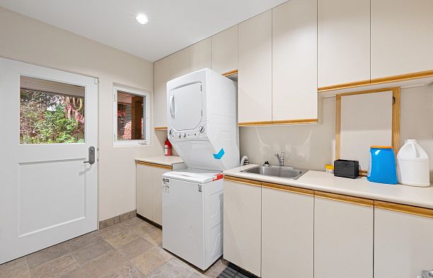 3535 W 47th Avenue Southlands