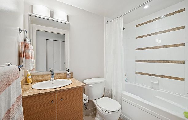 502 977 Mainland Street Yaletown