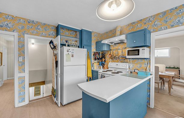 2225 W 22nd Avenue Arbutus