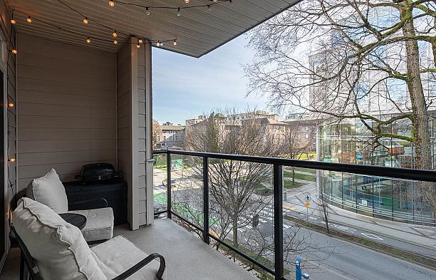 PH2 2577 Willow Street Fairview VW