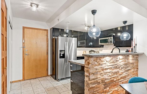 306 1328 W Pender Street Coal Harbour