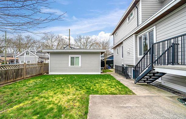 5828 Quebec Street Main