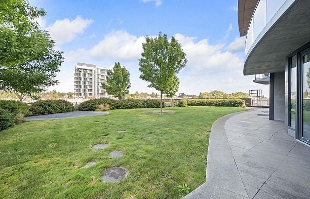 1808 8555 Granville Street S.W. Marine