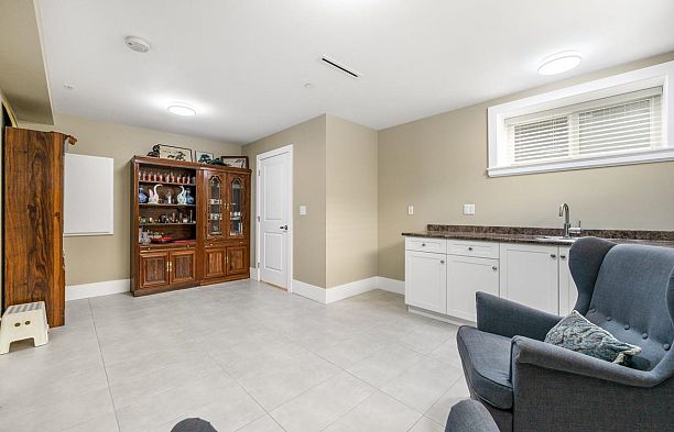 5828 Quebec Street Main