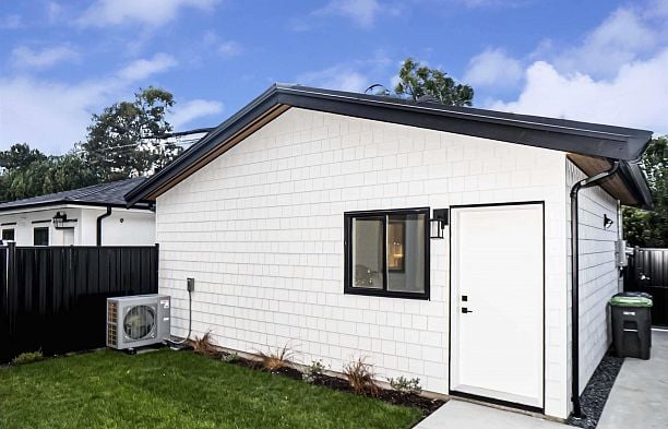 2 2785 W 21 Avenue Arbutus