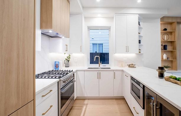 1 2785 W 21 Avenue Arbutus