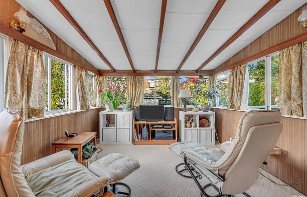 2225 W 22nd Avenue Arbutus