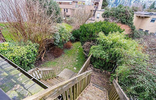 967 W 8th Avenue Fairview VW