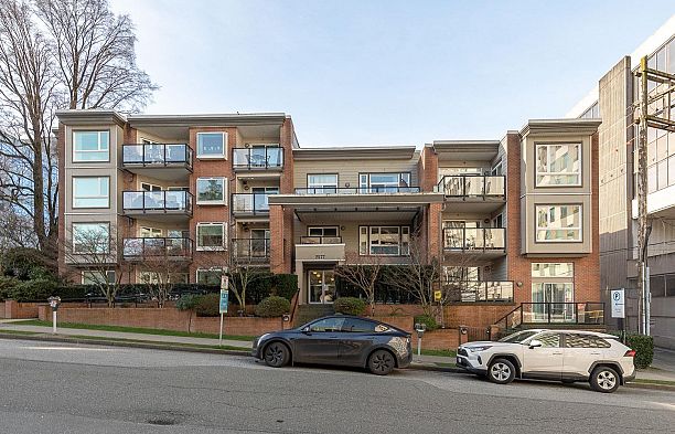 PH2 2577 Willow Street Fairview VW