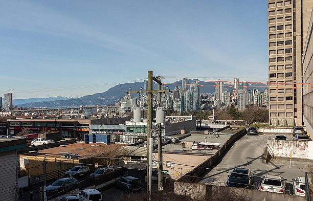 PH2 2577 Willow Street Fairview VW