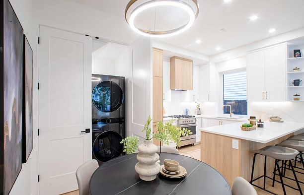 1 2785 W 21 Avenue Arbutus