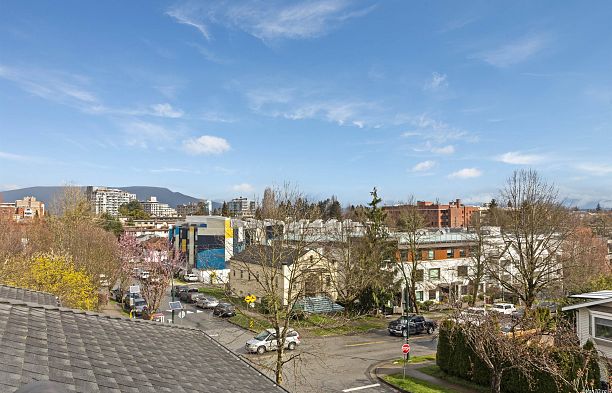 3249 Sophia Street Main