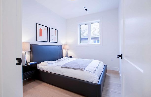 1 2785 W 21 Avenue Arbutus