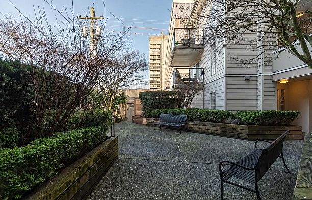 PH2 2577 Willow Street Fairview VW