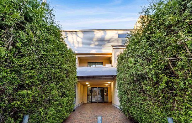 313 975 E Broadway Mount Pleasant VE