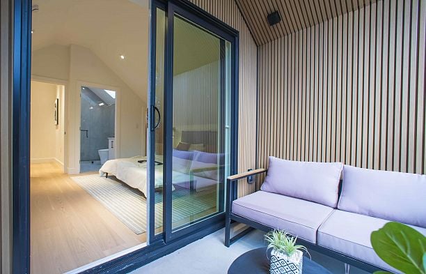 1 2785 W 21 Avenue Arbutus