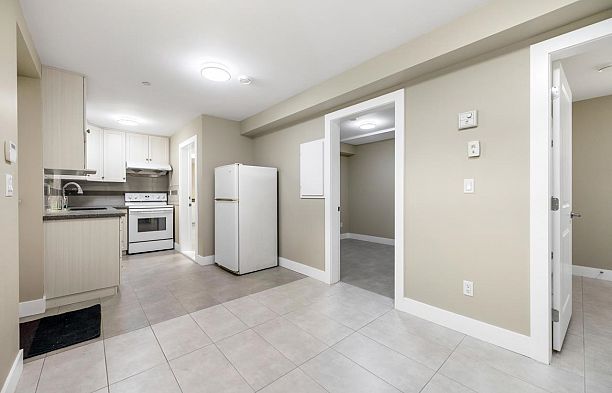 5828 Quebec Street Main