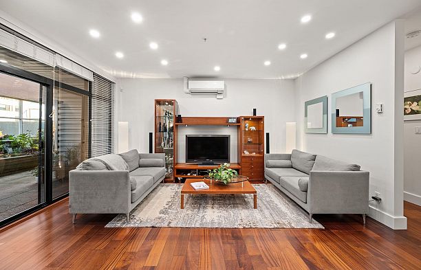 202 1750 W 2nd Avenue False Creek