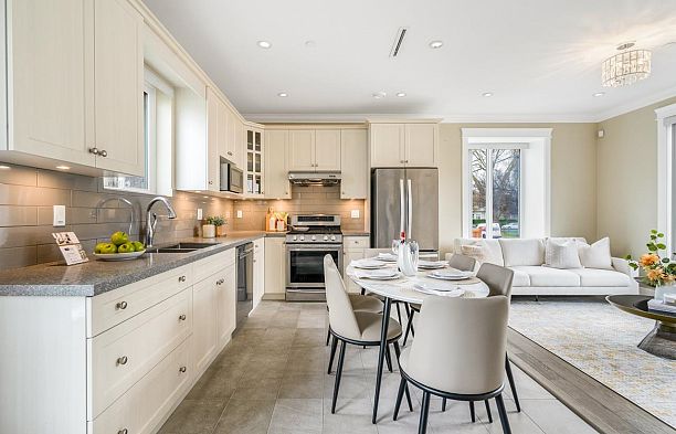 5828 Quebec Street Main