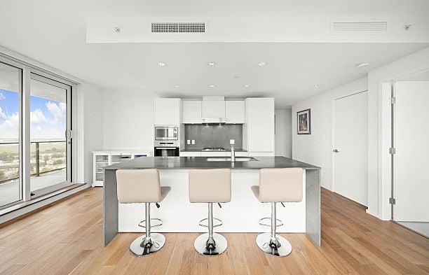 1808 8555 Granville Street S.W. Marine