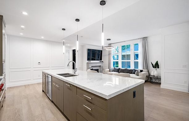 204 1009 Laurier Avenue Shaughnessy