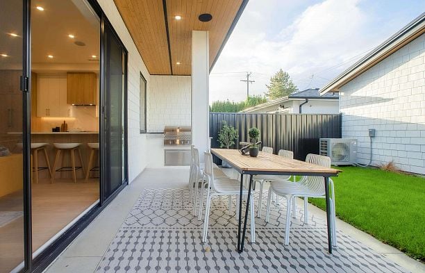 2 2785 W 21 Avenue Arbutus