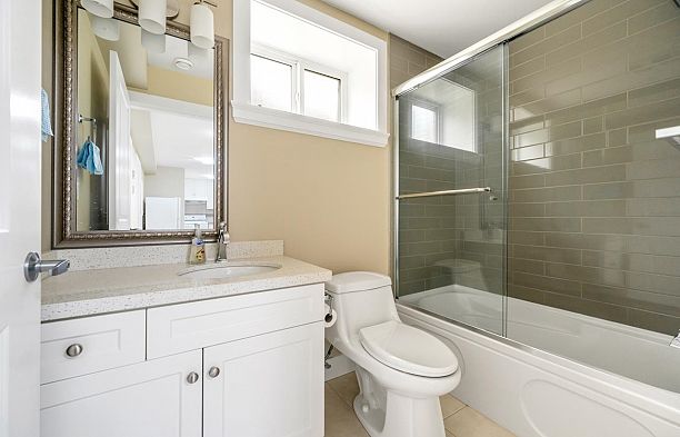 5828 Quebec Street Main