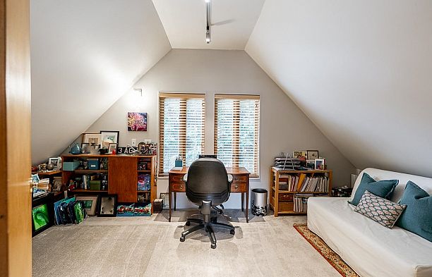 967 W 8th Avenue Fairview VW