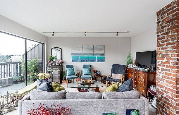 967 W 8th Avenue Fairview VW