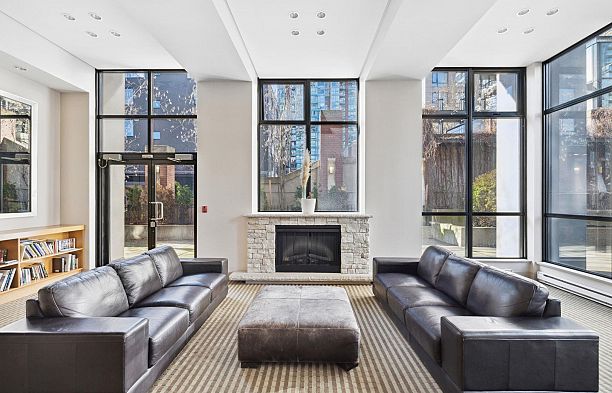 502 977 Mainland Street Yaletown