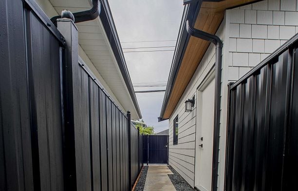 1 2785 W 21 Avenue Arbutus