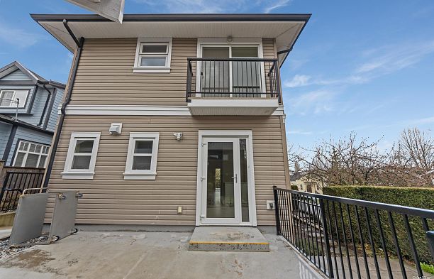 3249 Sophia Street Main