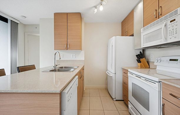 502 977 Mainland Street Yaletown