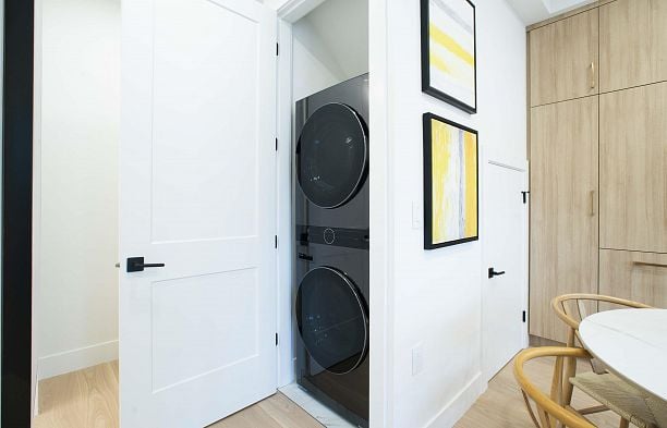 2 2785 W 21 Avenue Arbutus