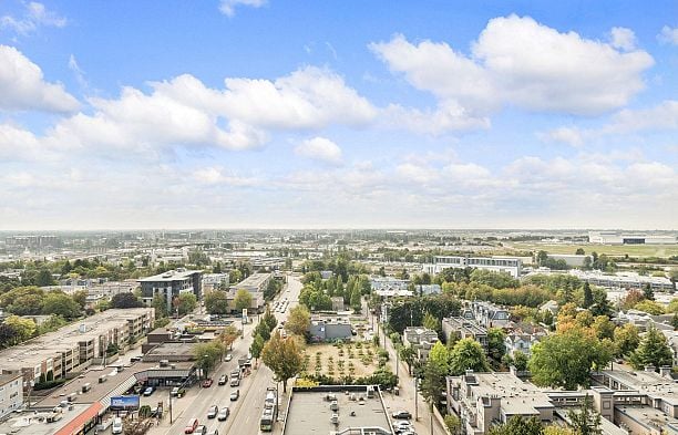 1808 8555 Granville Street S.W. Marine