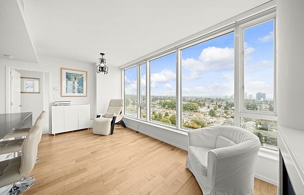 1808 8555 Granville Street S.W. Marine