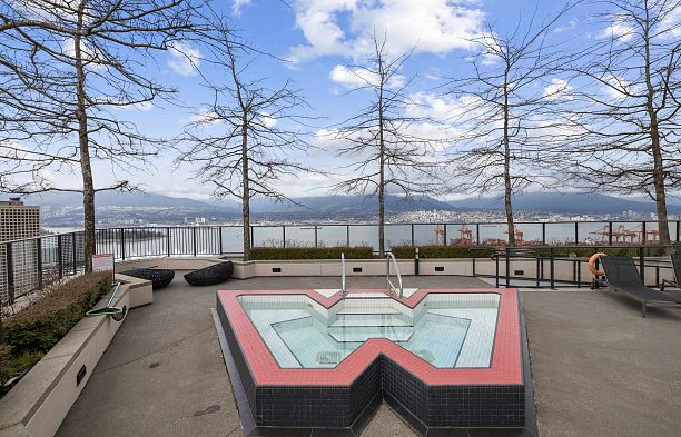 1401 108 W Cordova Street Downtown VW