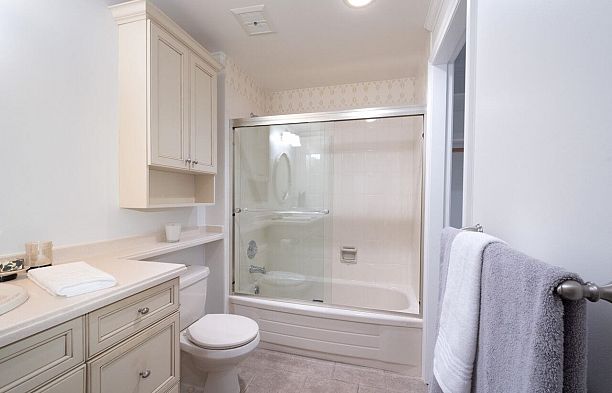 207 333 Wethersfield Drive South Cambie