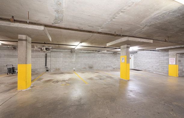 207 333 Wethersfield Drive South Cambie