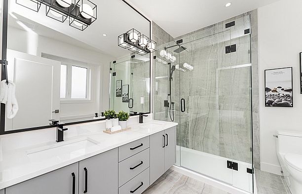 2 2837 Oliver Crescent Arbutus