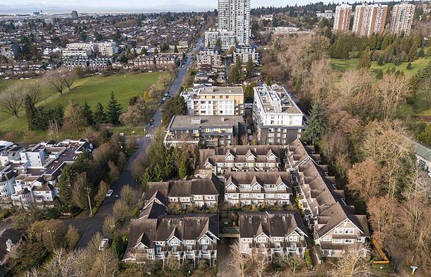 319 W 59th Avenue South Cambie