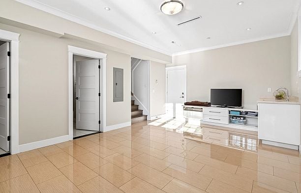 2989 W 32nd Avenue MacKenzie Heights