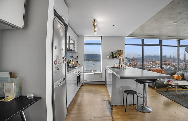 1401 108 W Cordova Street Downtown VW