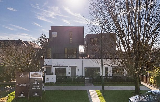 1 950 W 57th Avenue South Cambie