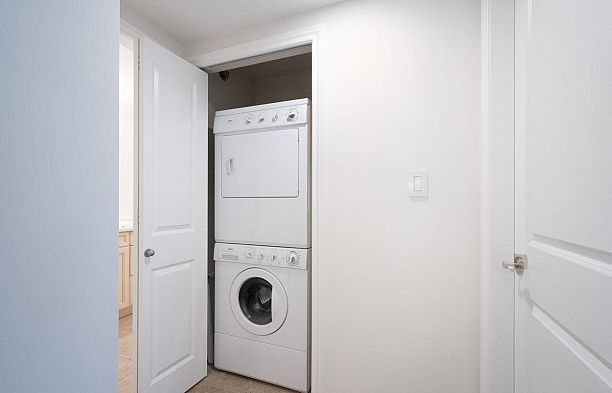 207 333 Wethersfield Drive South Cambie