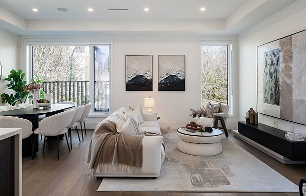 1 950 W 57th Avenue South Cambie