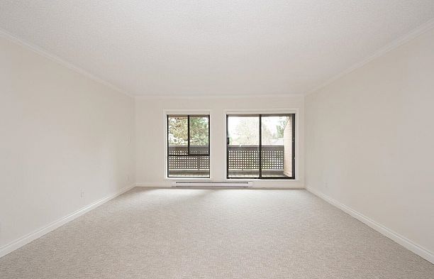 207 333 Wethersfield Drive South Cambie