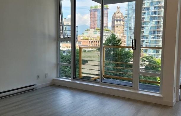 131 REGIMENT SQUARE, Vancouver BC V6B 1X6 Downtown VW