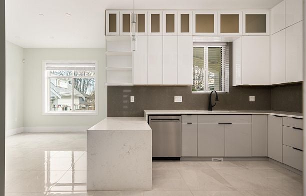 1 58 E 39th Avenue Main